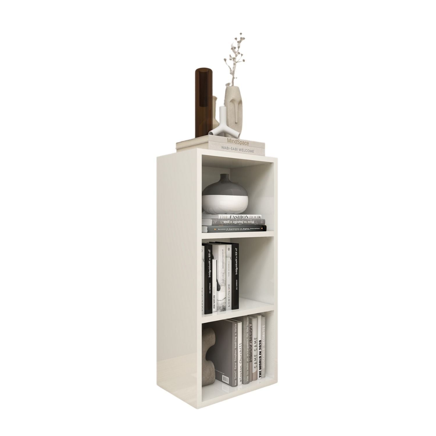 Ein Standregal aus Holz mit Dekoration