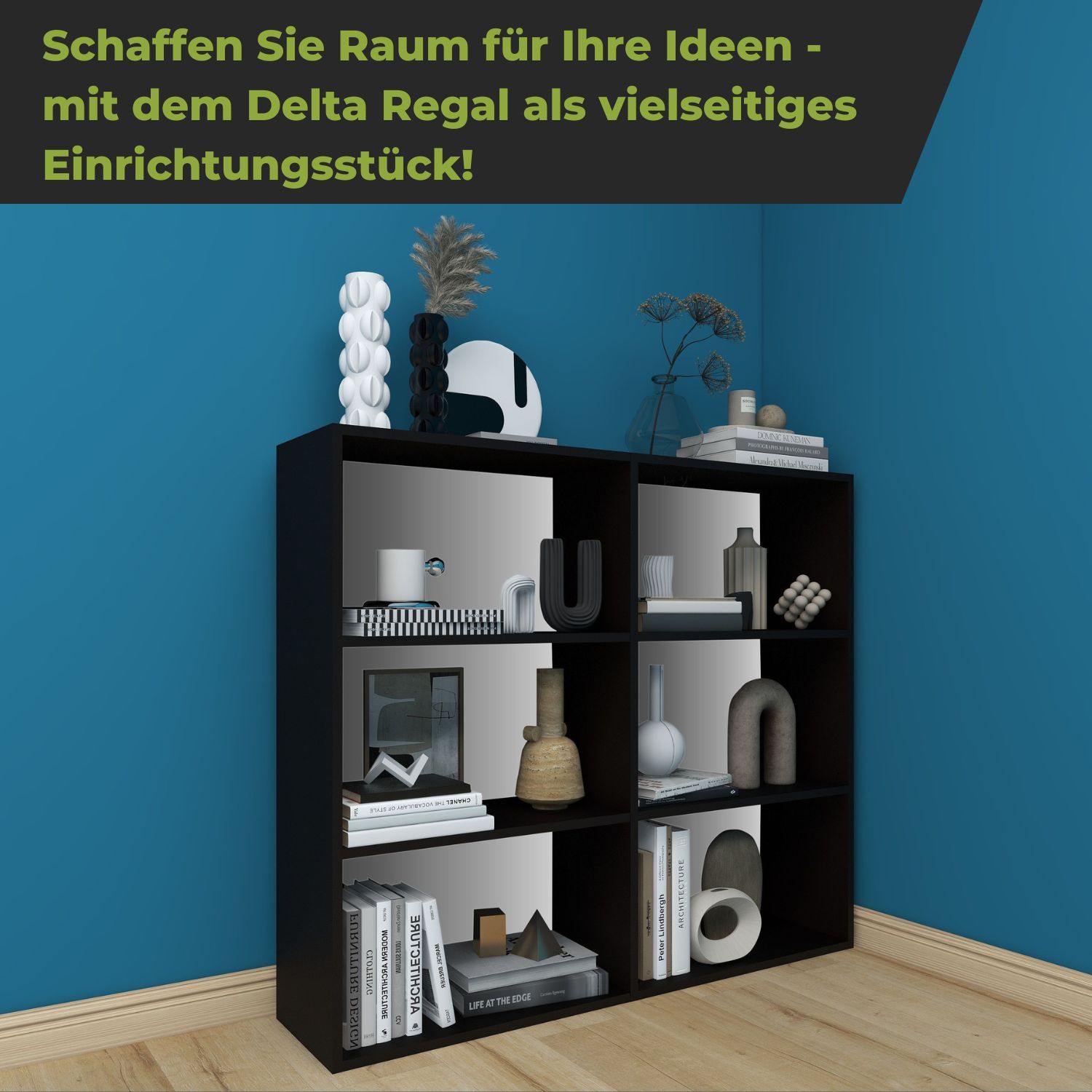 Aktenregal Delta-3 in der Farbe Schwarz an einer blauen Wand