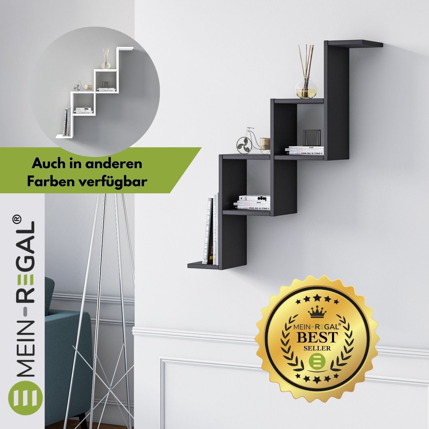 Wandregal Carotti Schwarz neben einer Stehlampe an grauer Wand hängend. Oben links ein Variantenbild von der Variante Weiß. Logo Mein-Regal, Best Seller Siegel.