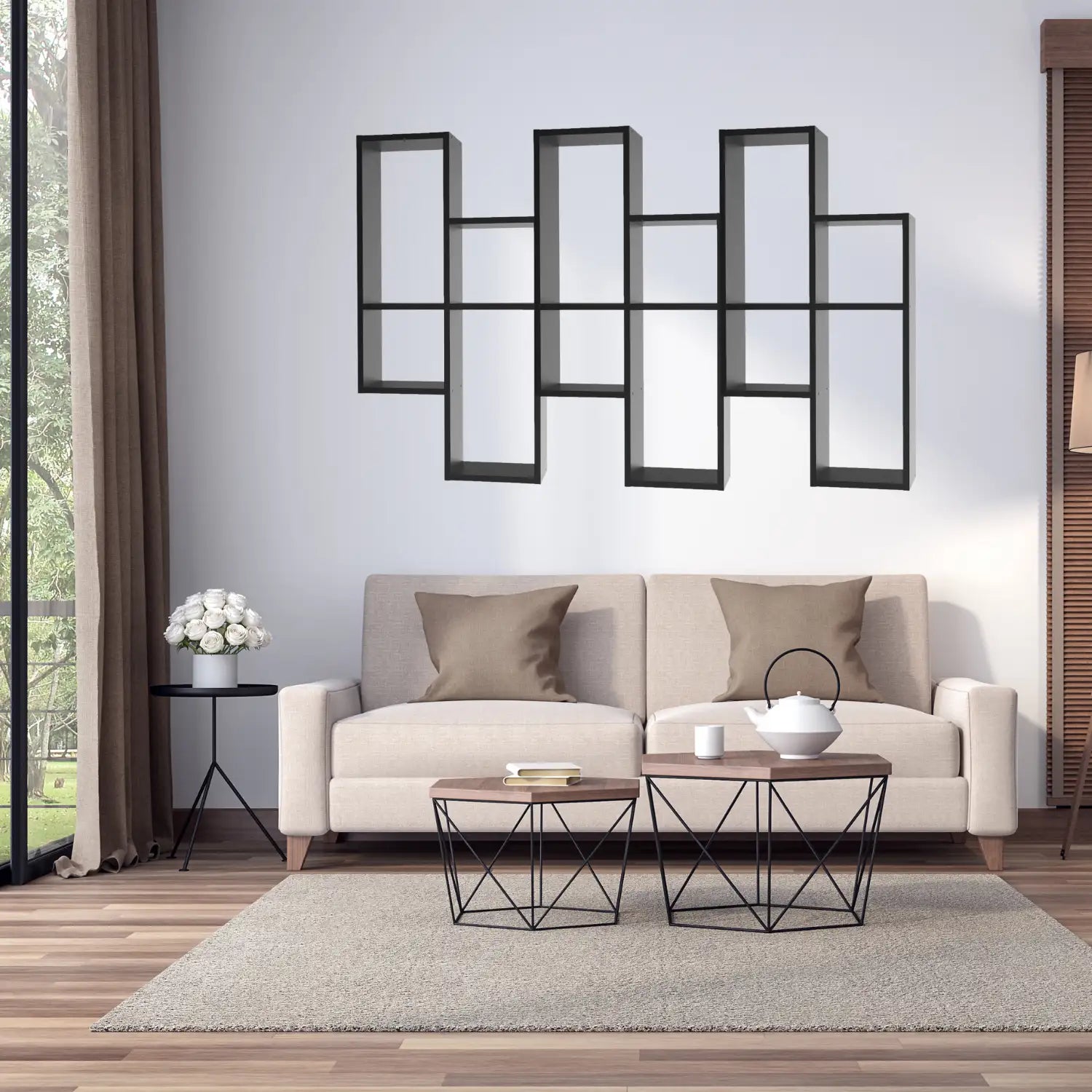 Gemütliches Wohnzimmer mit modernem Dekor, bequemen Möbeln und kühlen Farbtönen.